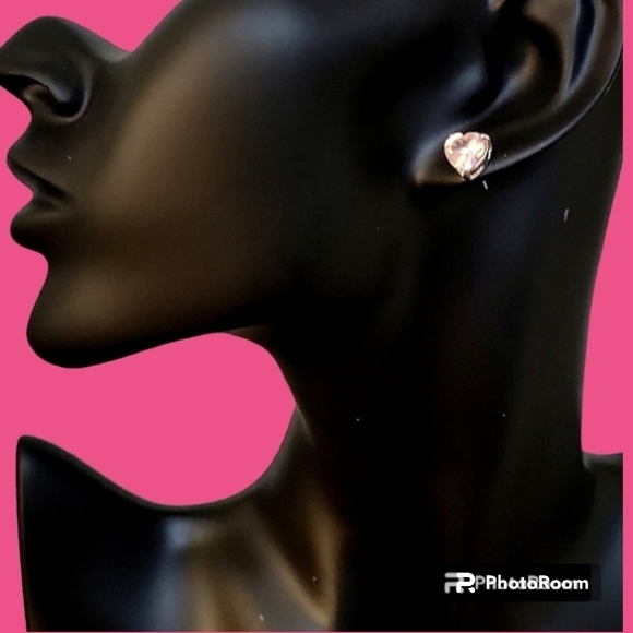 3/$30 Y2k Light Pink Crystal Heart Post Earrings - Picture 1 of 2